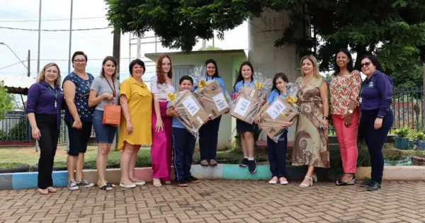 Dia de festa na Escola Irene Rickli, com entrega de prêmios do MPT-PR